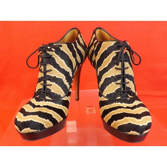 NIB GUCCI BETTY BLACK CARAMEL ZEBRA PRINT HAIR LACE UP PLATFORM ANKLE BOOTS 35.5 - Picture 11 of 12